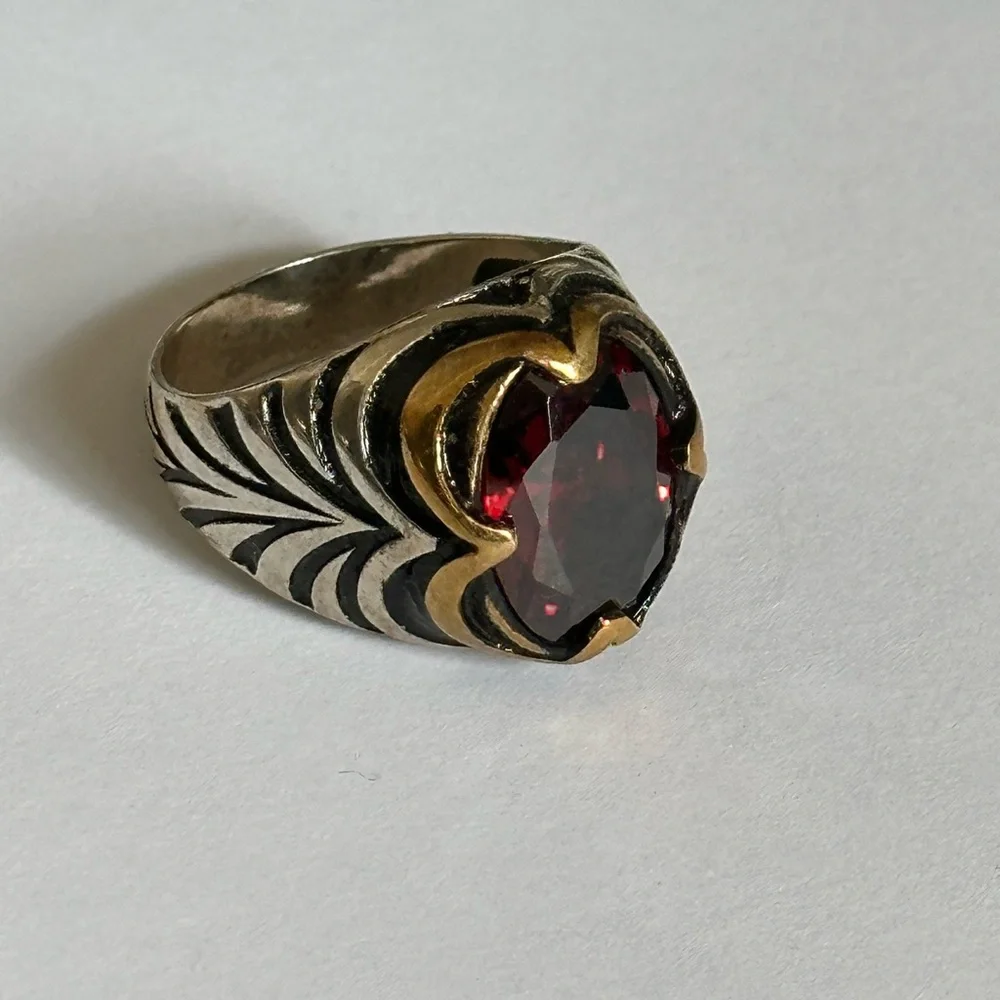 925 Silver size 9.25 stunning red ring unisex